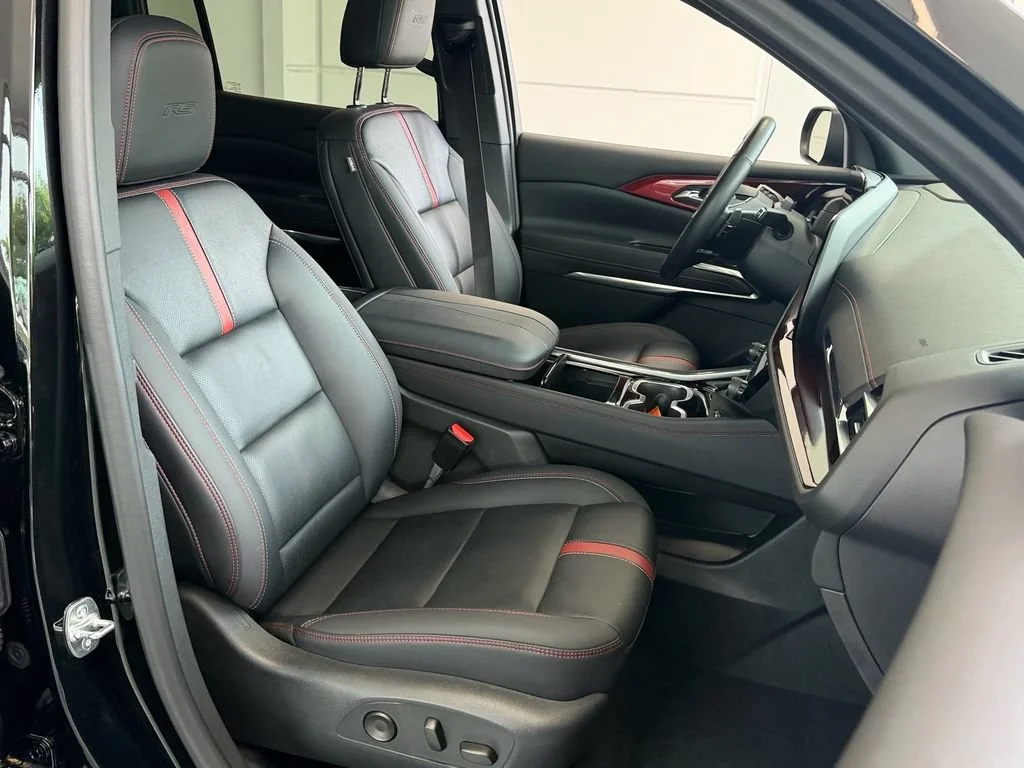 Used 2024 Mosaic Black Metallic Chevrolet RS image 17