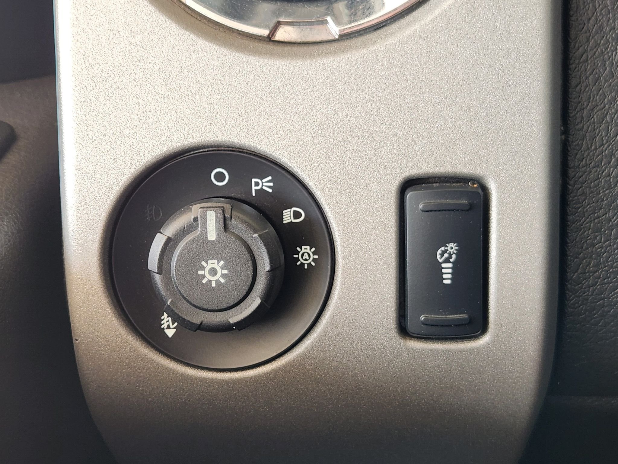 Used 2015 White Platinum Metallic Tri-Coat Ford Lariat image 21