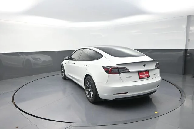 Used 2022  Tesla Long Range image 51