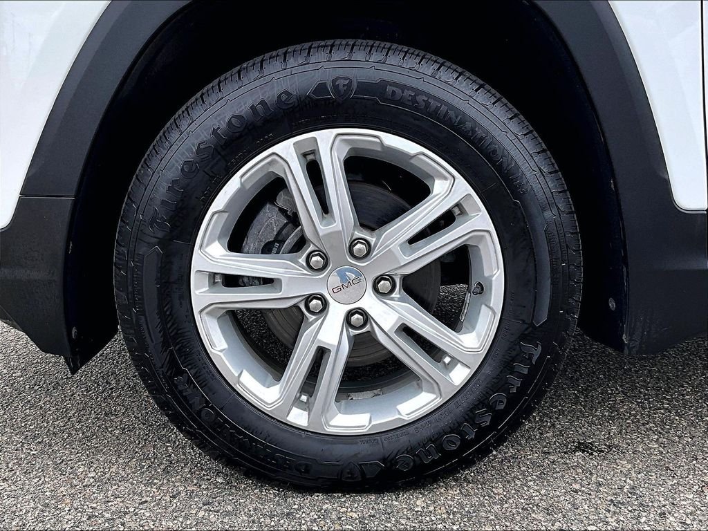Used 2023 White GMC SLE image 7