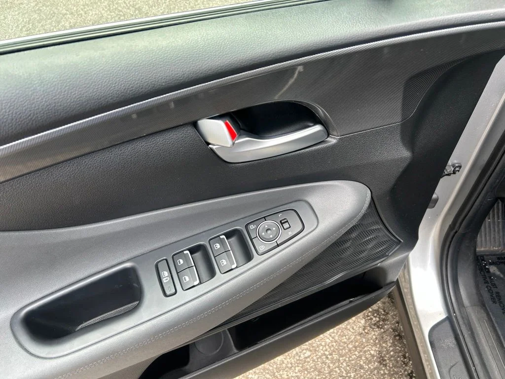 Used 2023 Silver Hyundai SEL image 15