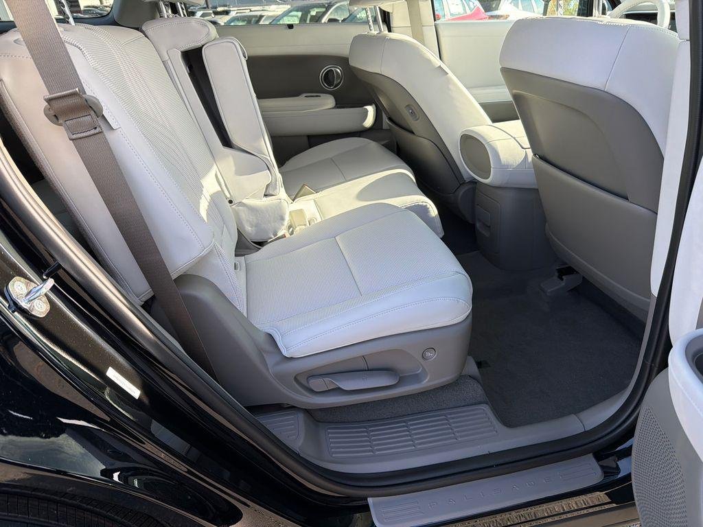 New 2026 Black Hyundai SEL Premium FWD image 15