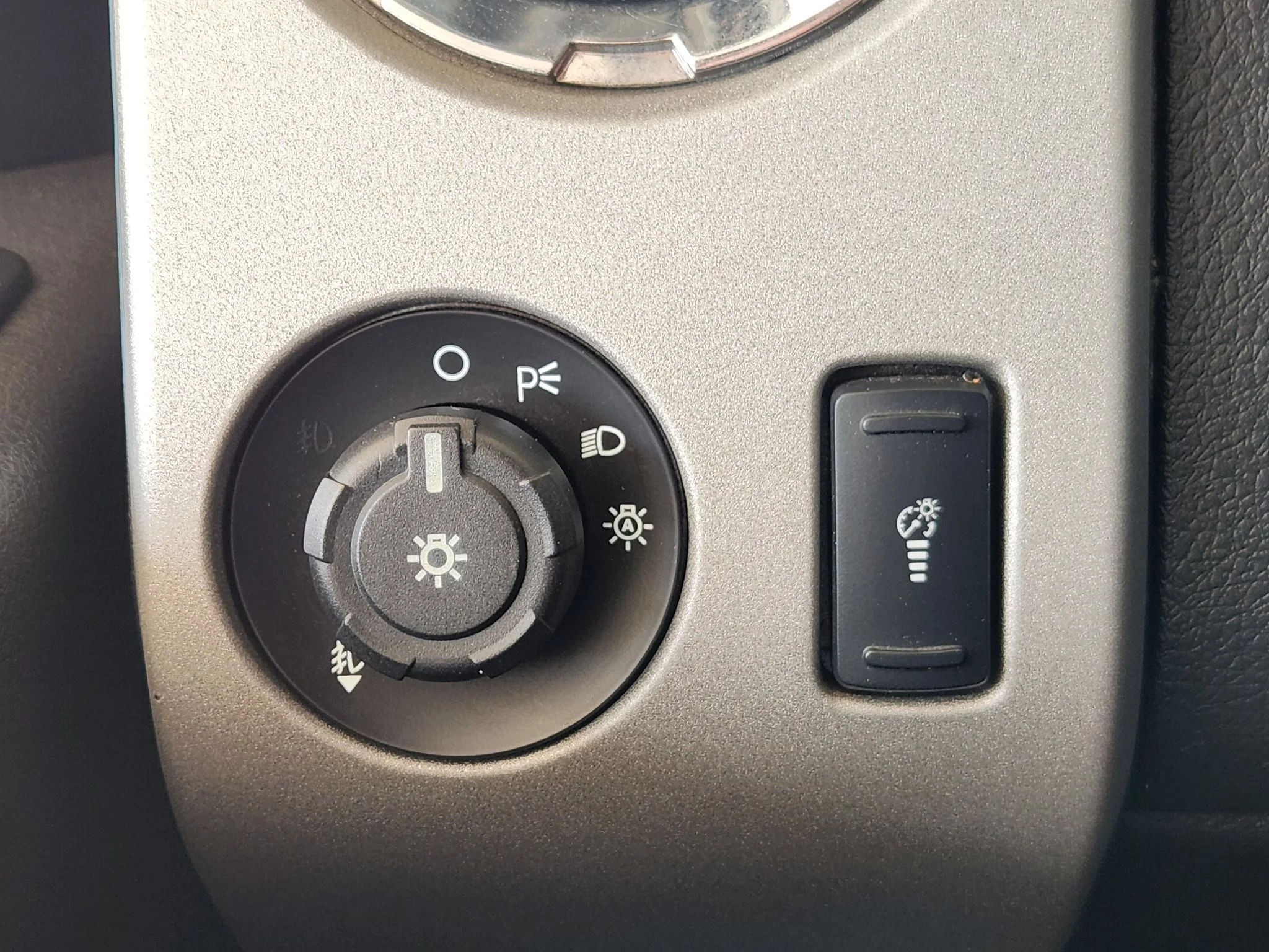 Used 2015 White Platinum Metallic Tri-Coat Ford Lariat image 21