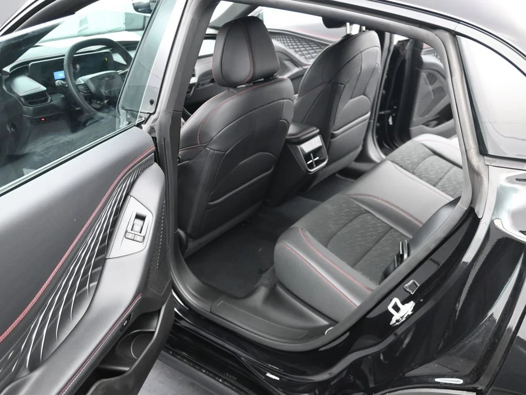 New 2026 Diamond Black Crystal Pearlcoat Dodge R/T image 21