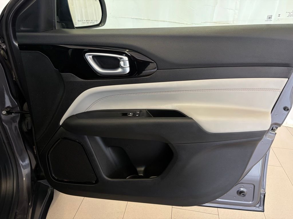 Used 2024 Gray Metallic Jeep Limited image 18