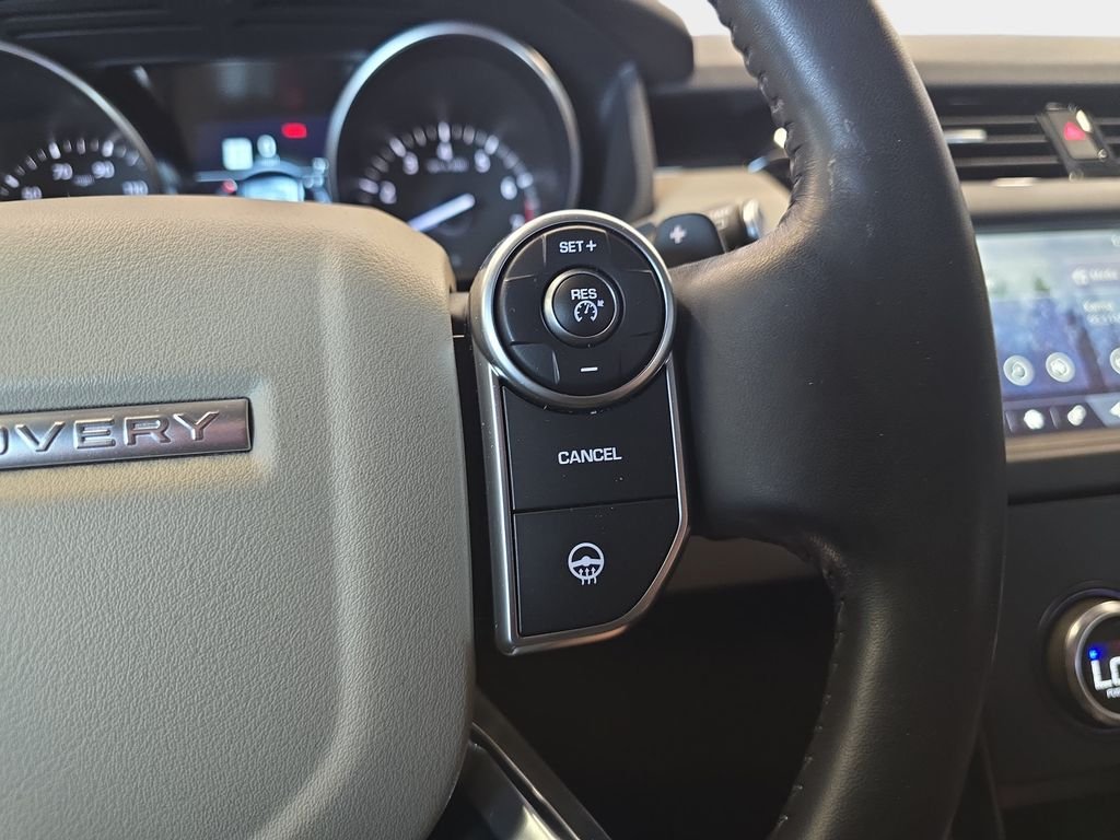 Used 2018 Black Land Rover SE image 22