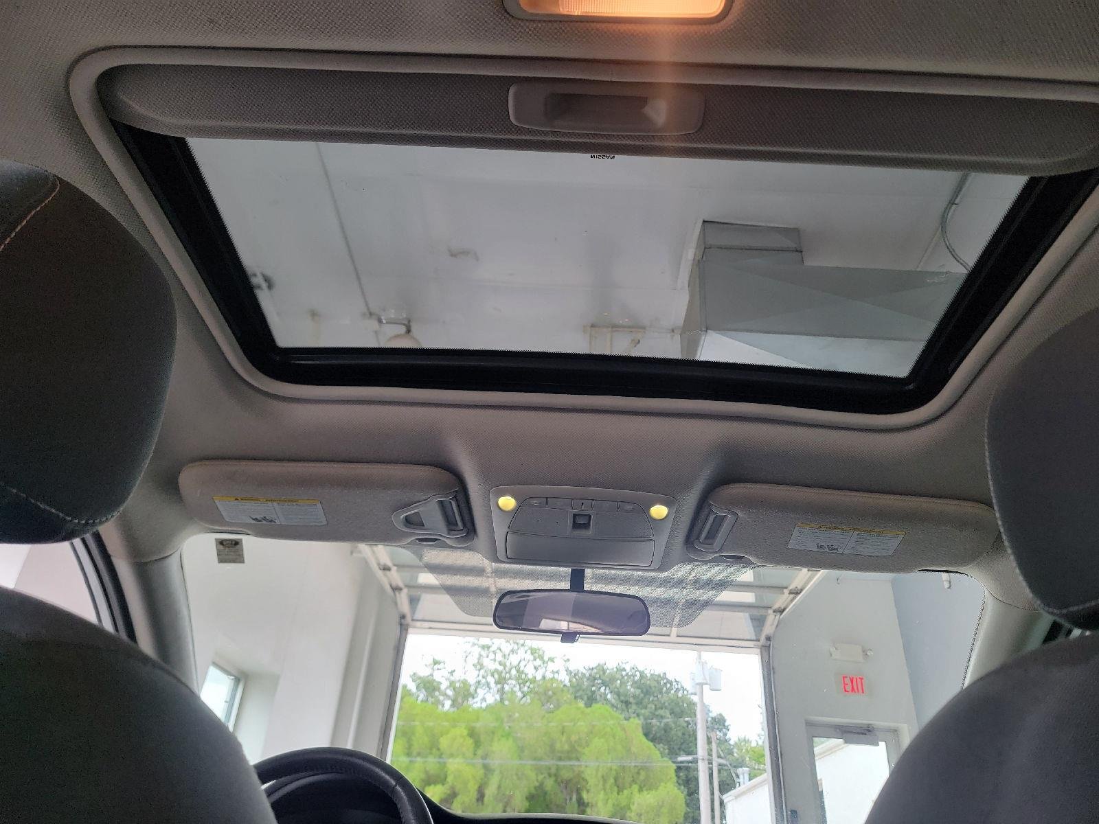 Used 2017 Aspen White Nissan SV image 21