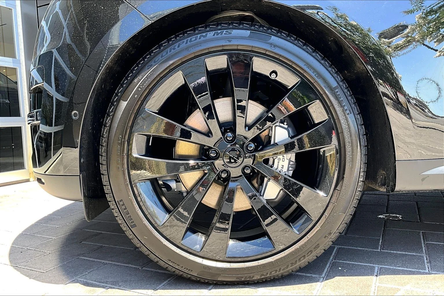 New 2026 Santorini Black Land Rover SE image 12