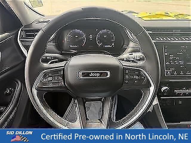 Used 2023 Diamond Black Crystal Pearlcoat Jeep Laredo image 12