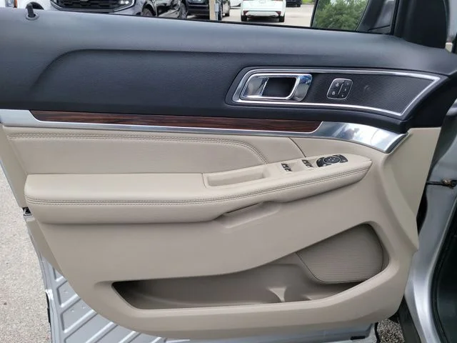 Used 2018 Silver Ford Limited image 20