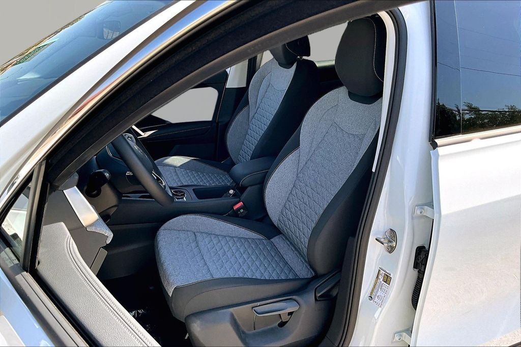 New 2026 White Volkswagen 2.0T S image 21