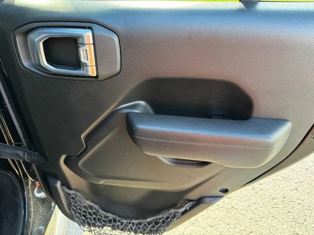 Used 2022 Black Jeep Unlimited Rubicon image 15