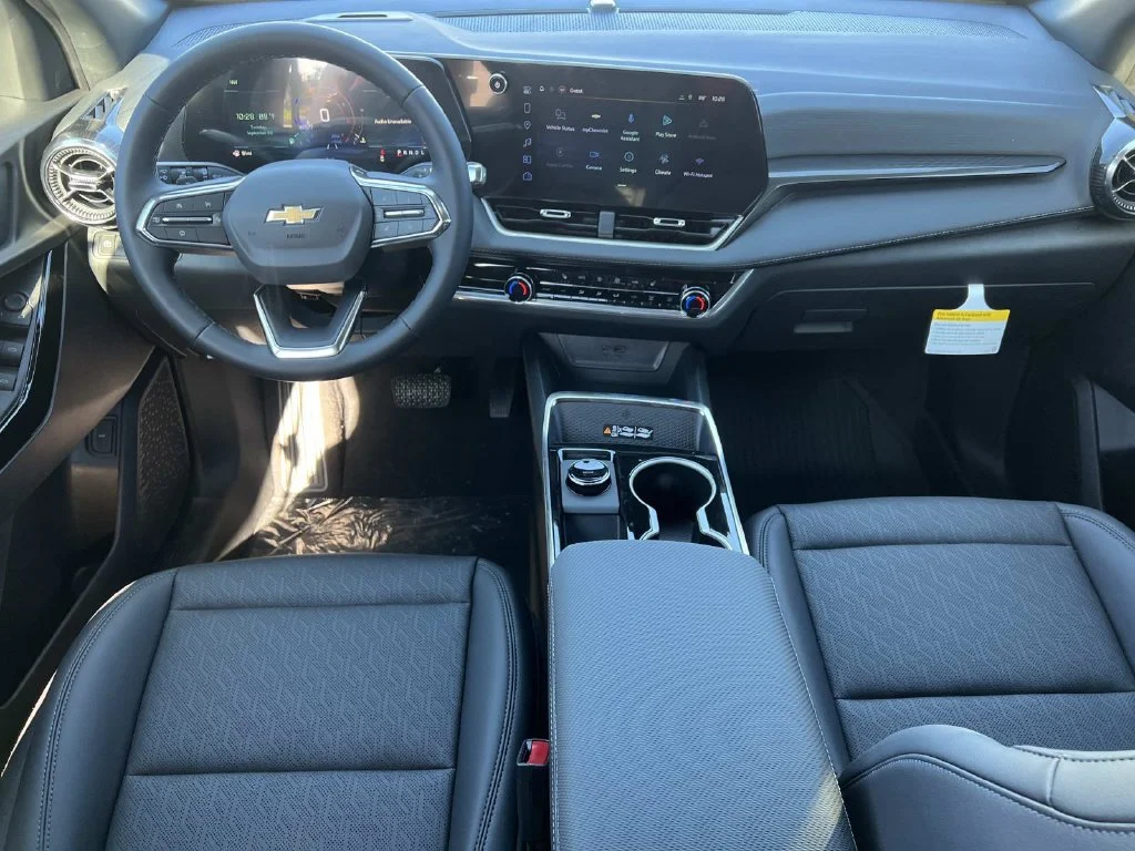 2027 Chevrolet Equinox LT - Photo 10
