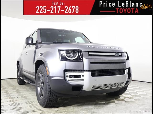 2023 Land Rover Defender S's photo