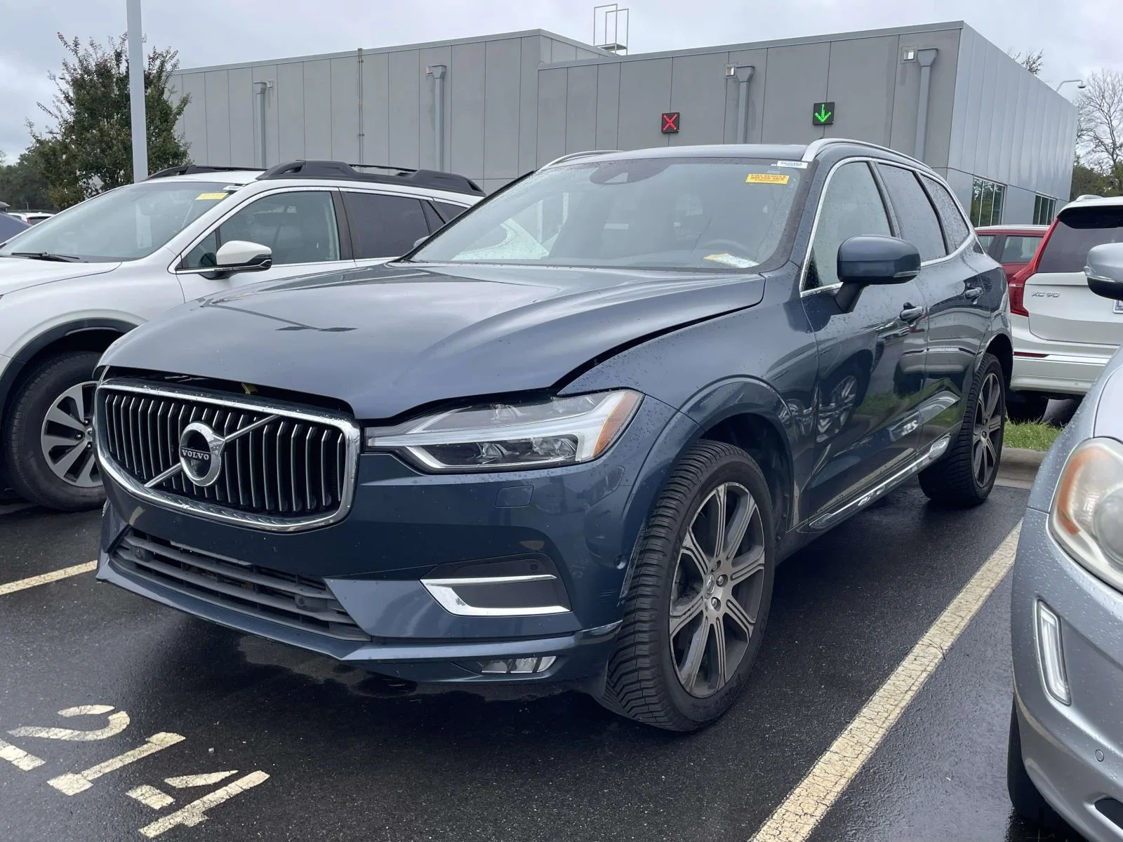 Used 2019 Denim Blue Metallic Volvo Inscription image 2
