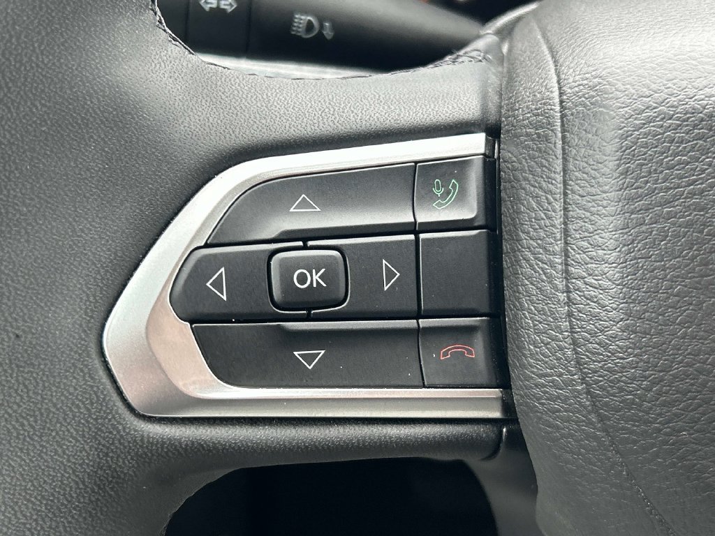 Used 2023 Gray Jeep Latitude image 21