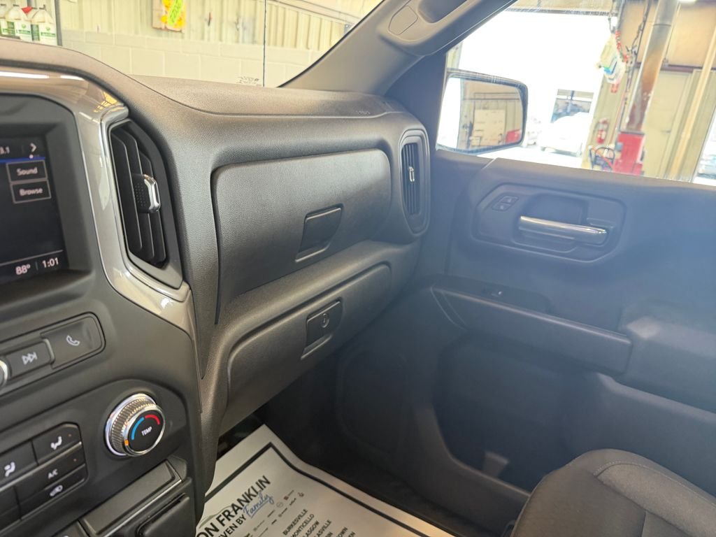 Used 2022 White GMC Pro image 14