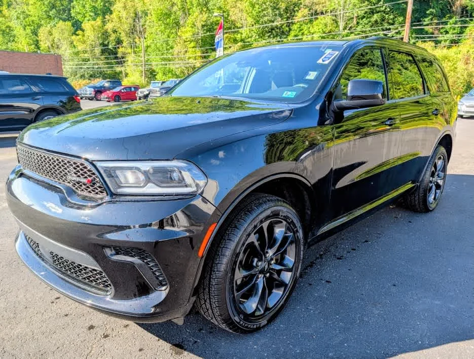 Used 2023 DB Black Clearcoat Dodge SXT Plus image 3
