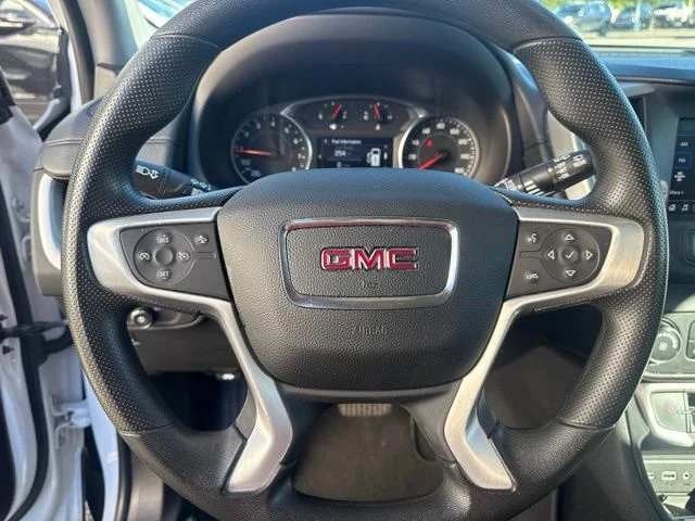 Used 2024 White GMC SLE image 12