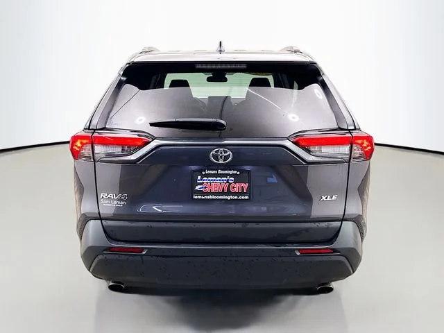 Used 2024 Gray Toyota XLE Premium image 6