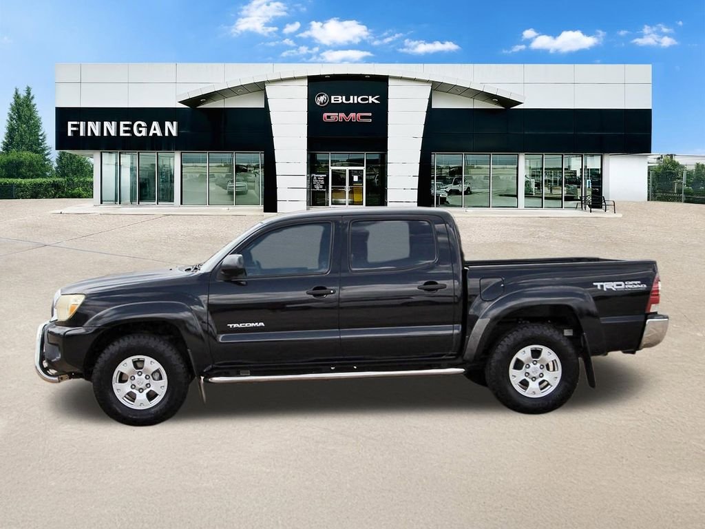 Used 2013 Black Toyota Base image 4