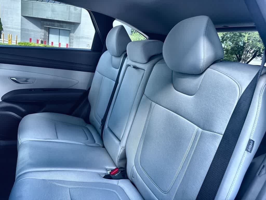 Used 2025 Serenity White Pearl Hyundai SE image 21