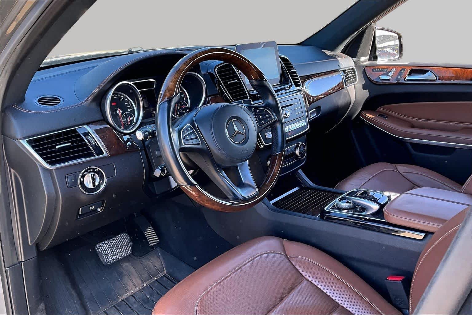 Used 2018 Selenite Grey Metallic Mercedes-Benz GLS 550 image 17