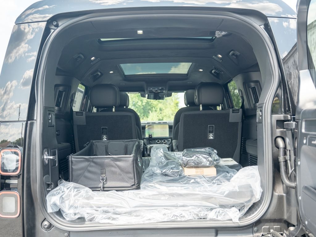 New 2026 Gray Land Rover V8 image 25
