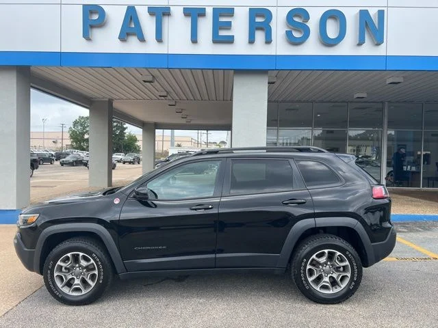 Used 2022 Black Jeep Trailhawk image 2