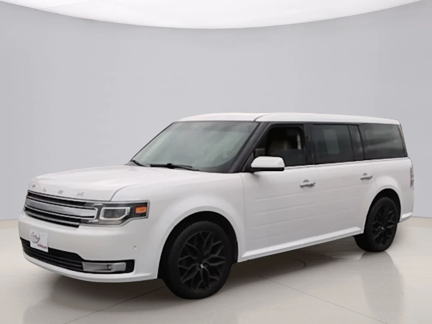 Used 2014 White Ford LIMITED image 1