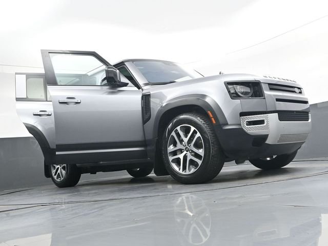Used 2020  Land Rover SE image 49