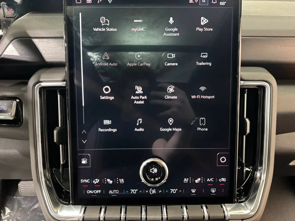 2026 GMC Yukon Denali - Photo 15