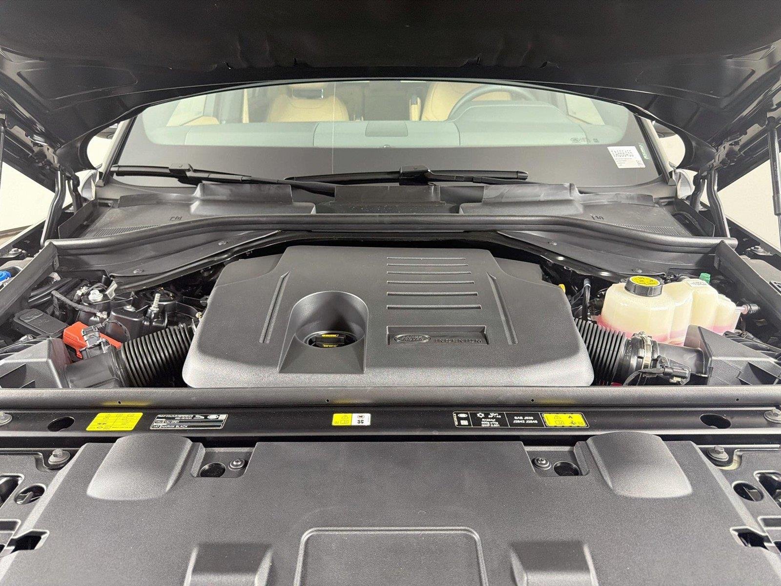 New 2026 Carpathian Grey Land Rover SE image 29