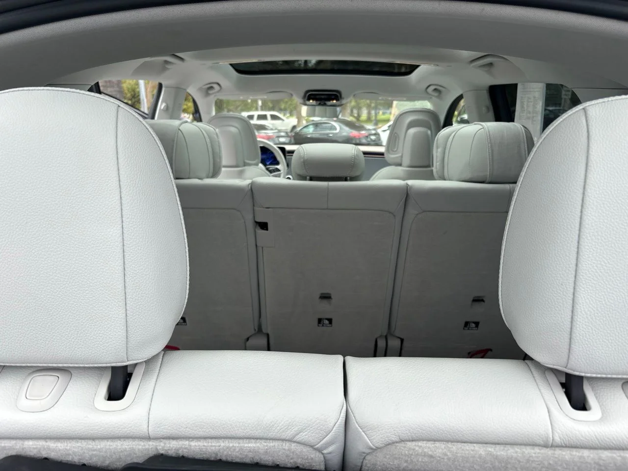 Certified Used 2023 Gray Mercedes-Benz 450 Sport Utility Premium Trim w/Third Row Seats image 9