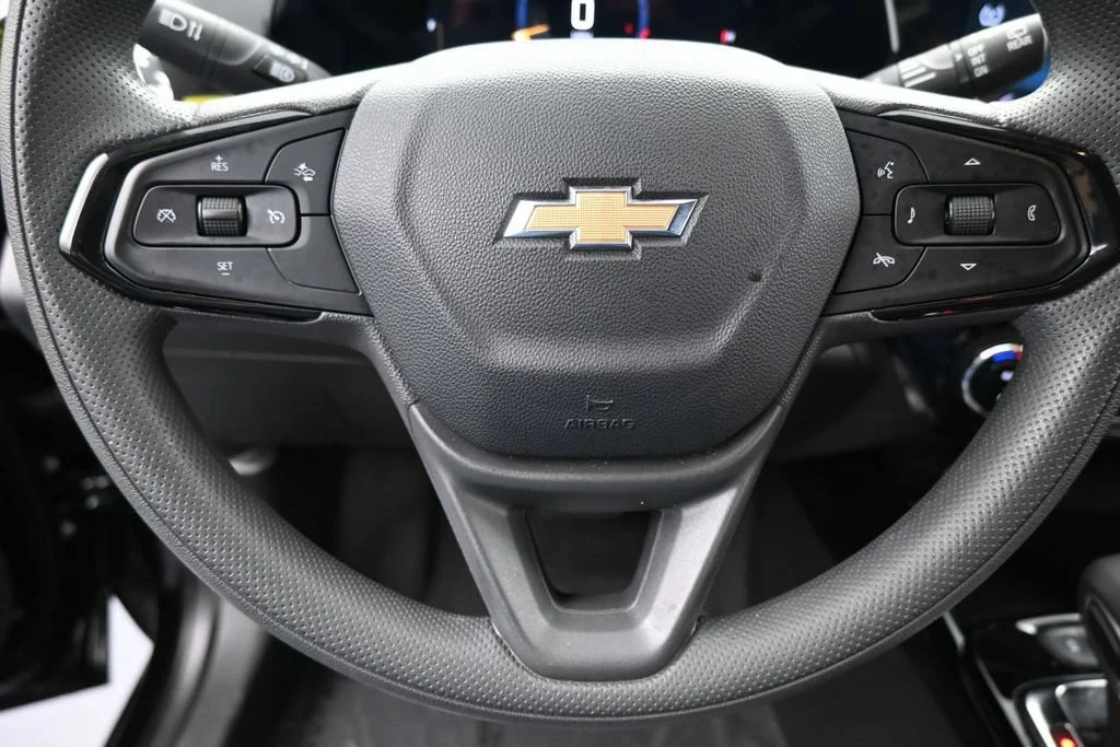 Used 2025 Mosaic Black Metallic Chevrolet LT image 27