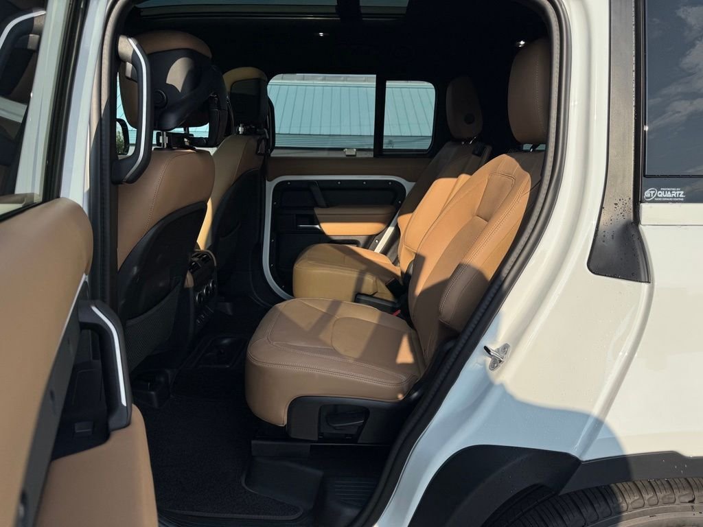 Used 2025 Fuji White Land Rover S image 9