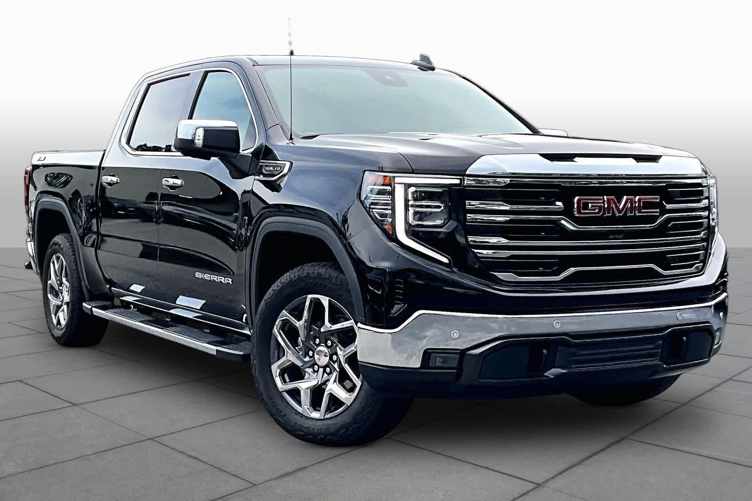 Used 2025 Onyx Black GMC SLT image 3