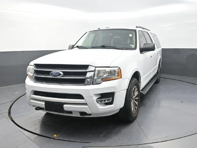 Used 2017 White Ford XLT image 2