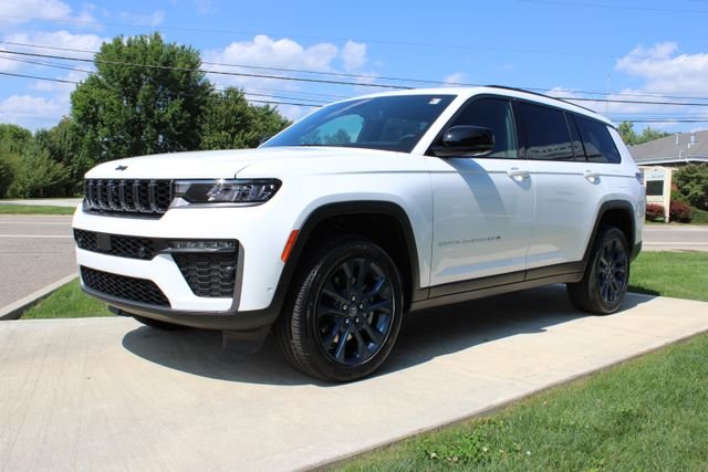 New 2026 Bright White Clearcoat Jeep Limited image 10