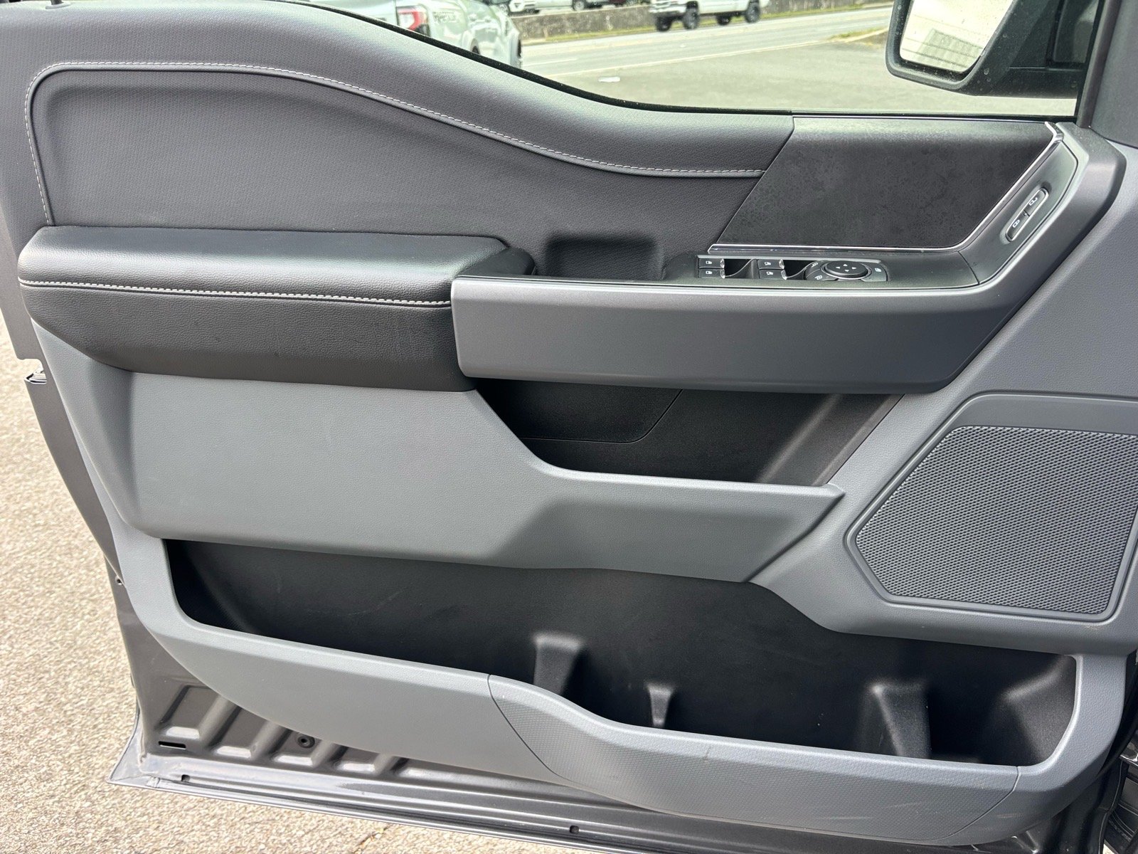 Used 2025 Gray Ford XLT image 7