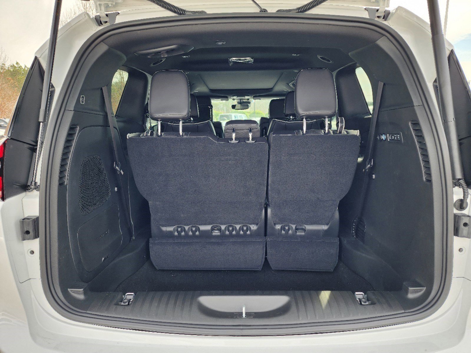 2024 Chrysler Pacifica Limited photo 2