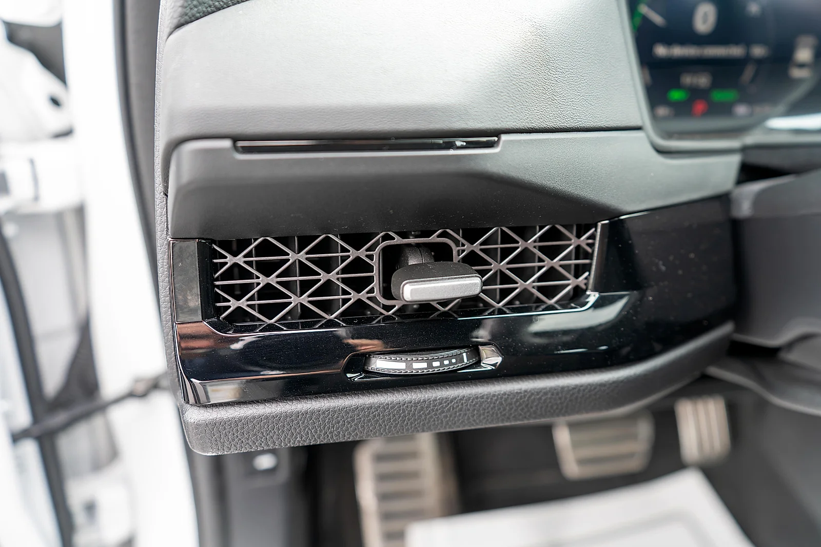 Used 2023  Honda Sport image 18
