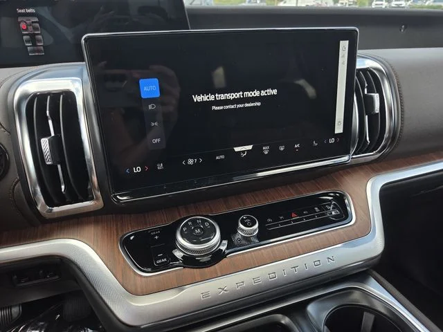 New 2027 Star White Metallic Tri-Coat Ford King Ranch® image 28