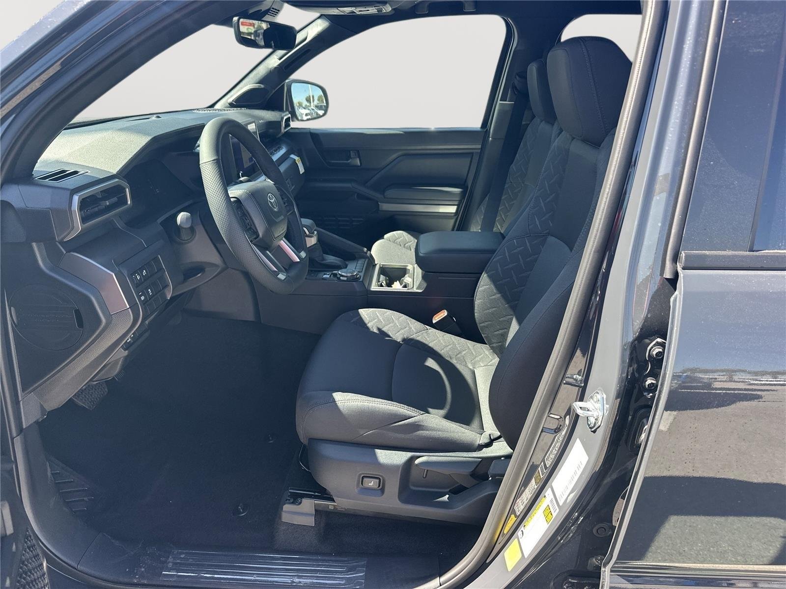 2026 Toyota Tacoma SR5 - Photo 7