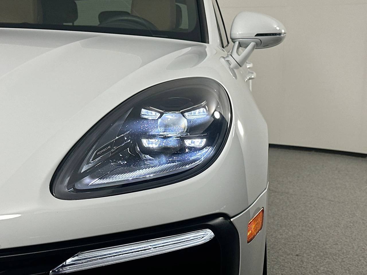 Certified Used 2022 Carrara White Metallic Porsche  image 15