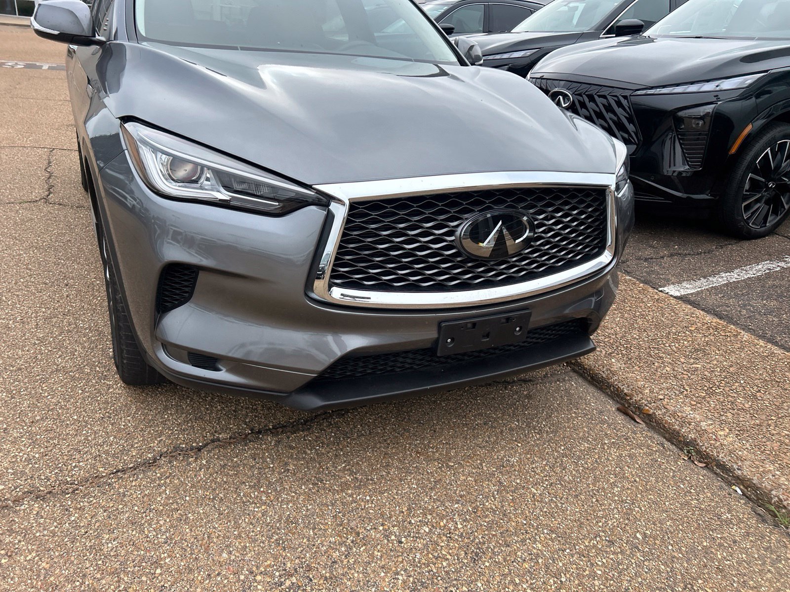 Used 2023 Gray INFINITI LUXE image 7