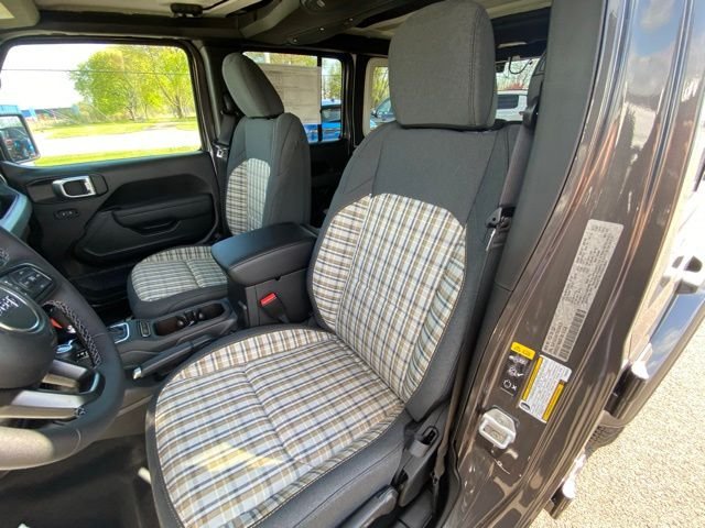 New 2026 Granite Crystal Metallic Clear-Coat Exterior Paint Jeep 85th Anniversary Edition image 9