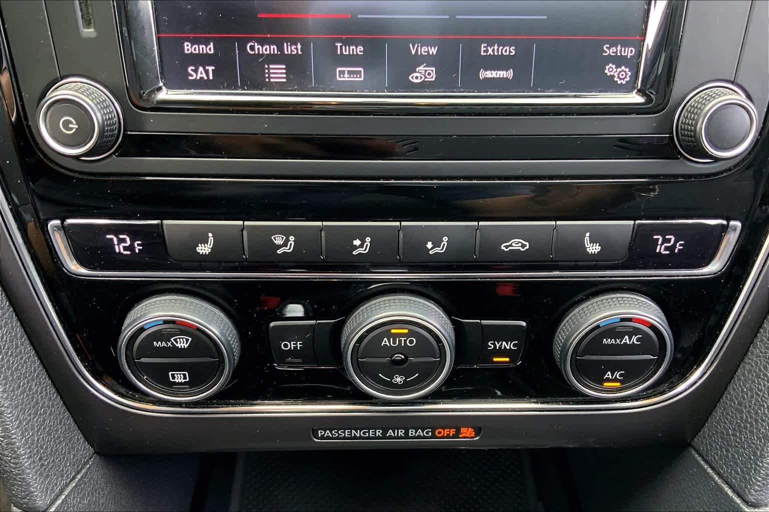 Used 2017 Fortana Red Volkswagen R-Line w/Comfort Pkg image 33