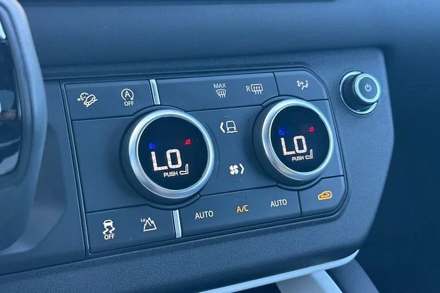 Certified Used 2025 Green Land Rover S image 19