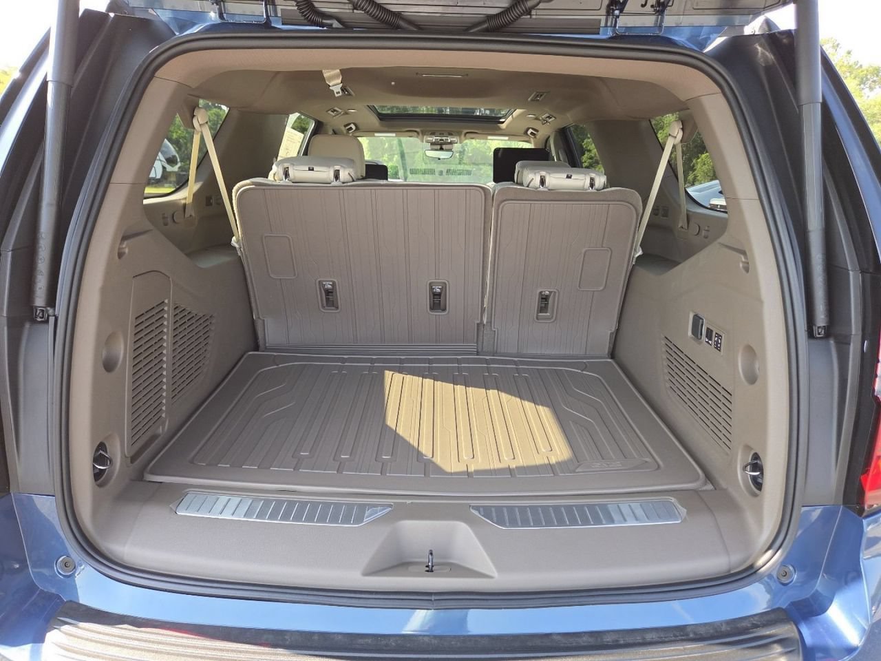 2026 GMC Yukon XL Denali - Photo 27